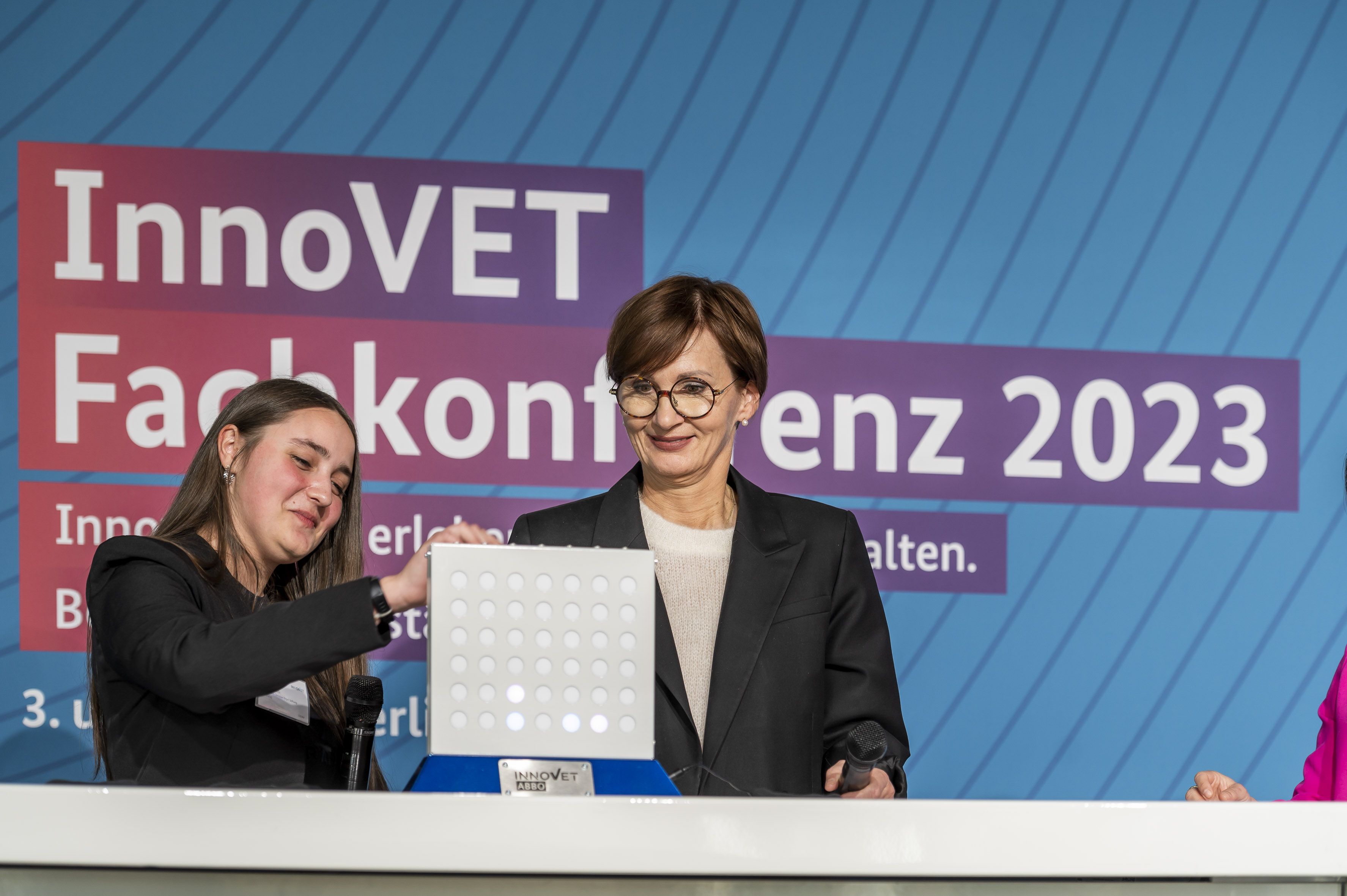Das InnoVET-Projekt ABBO präsentierte die "Frühausbildung" als innovatives Format der Berufsorientierung - und einem elektrischen Vier-Gewinnt-Spiel als Werkstück.