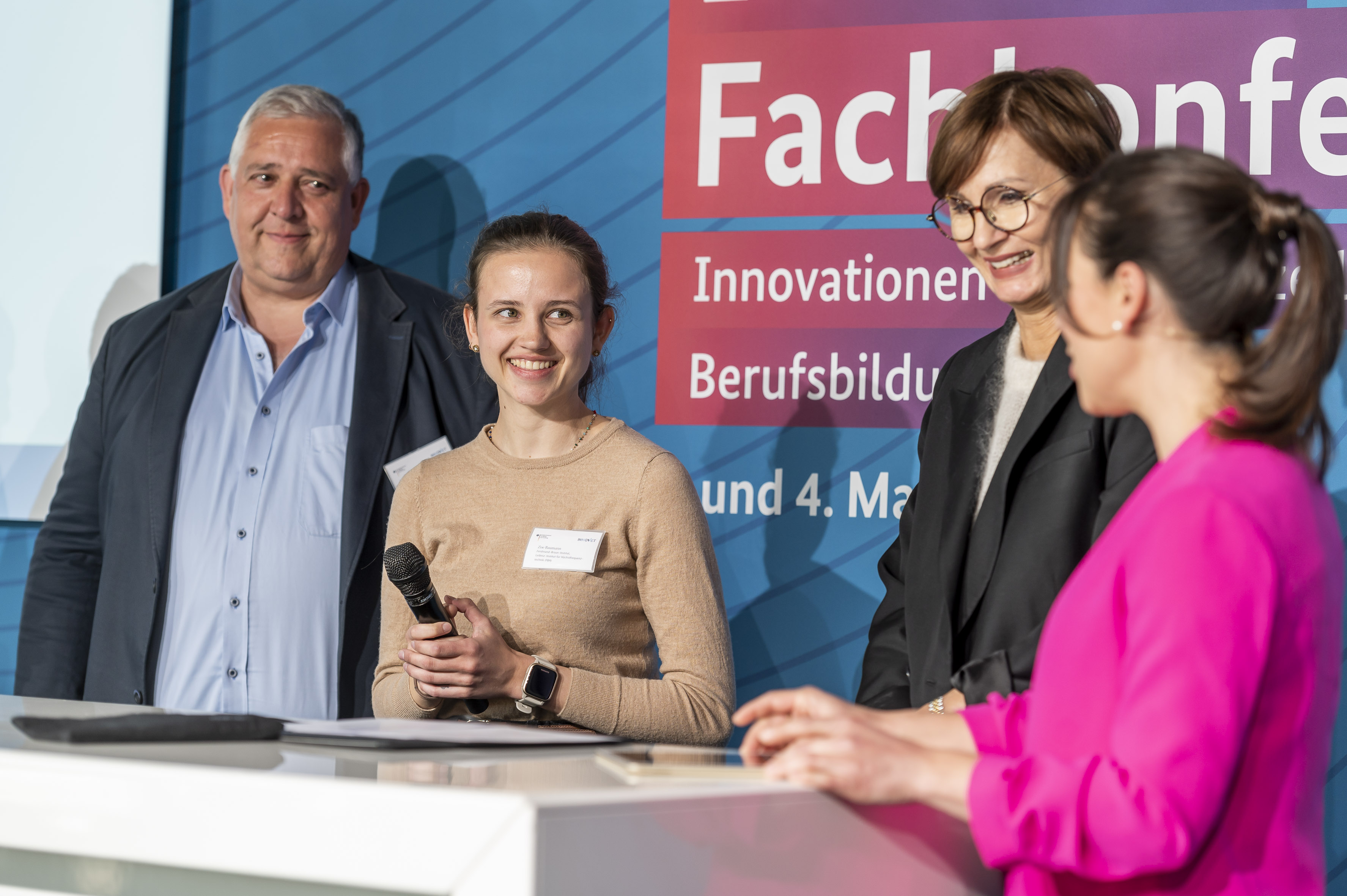 Top-Ausbildungsbedingungen für die Mikro- und Nanotechnologien schafft das InnoVET-Projekt "BM = x³"