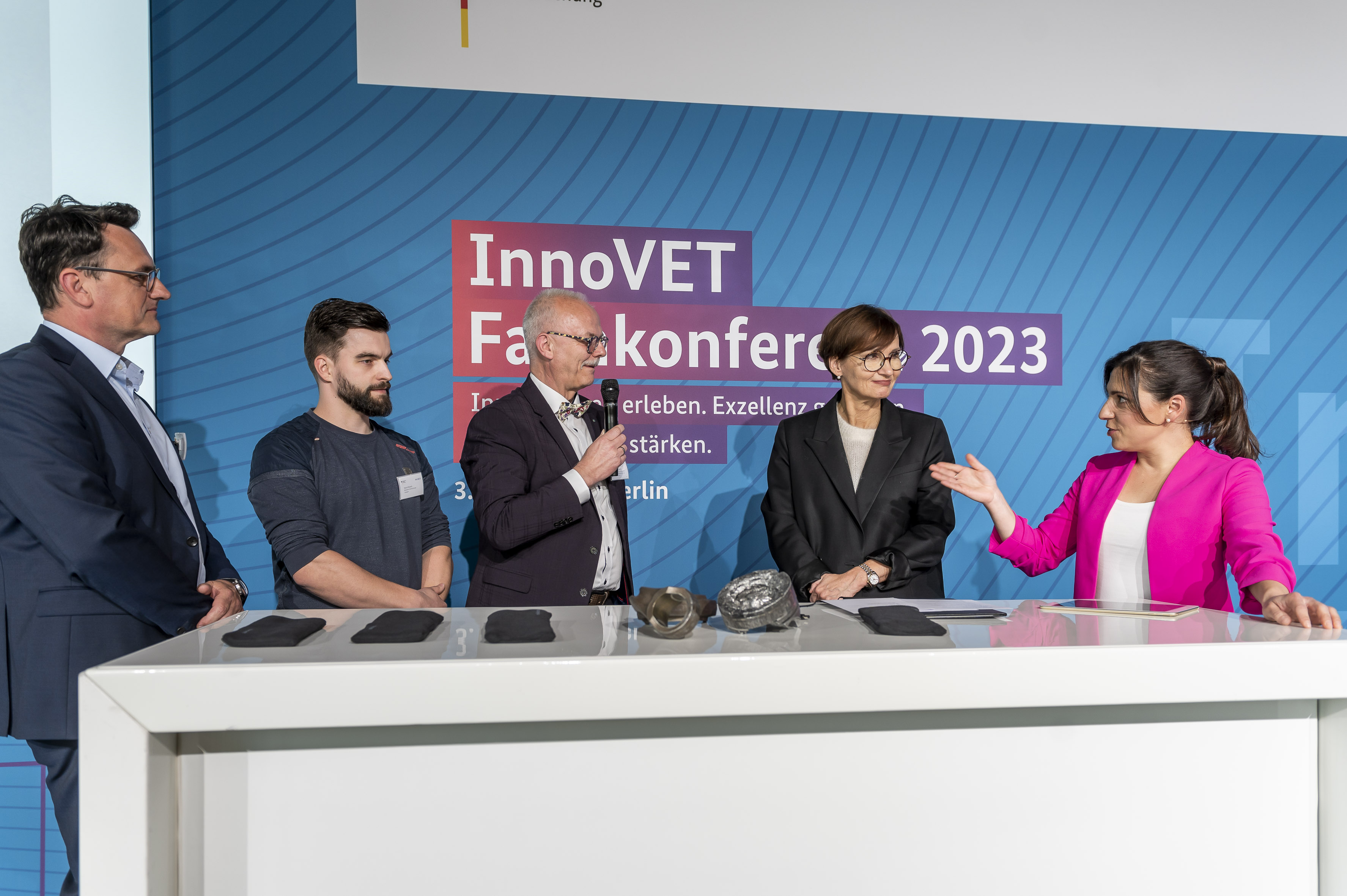 Das InnoVET-Projekt CLOU stellte seine Fortbildung "Geprüfte/r Berufsspezialist/in für Industrielle Teilereinigung" vor.