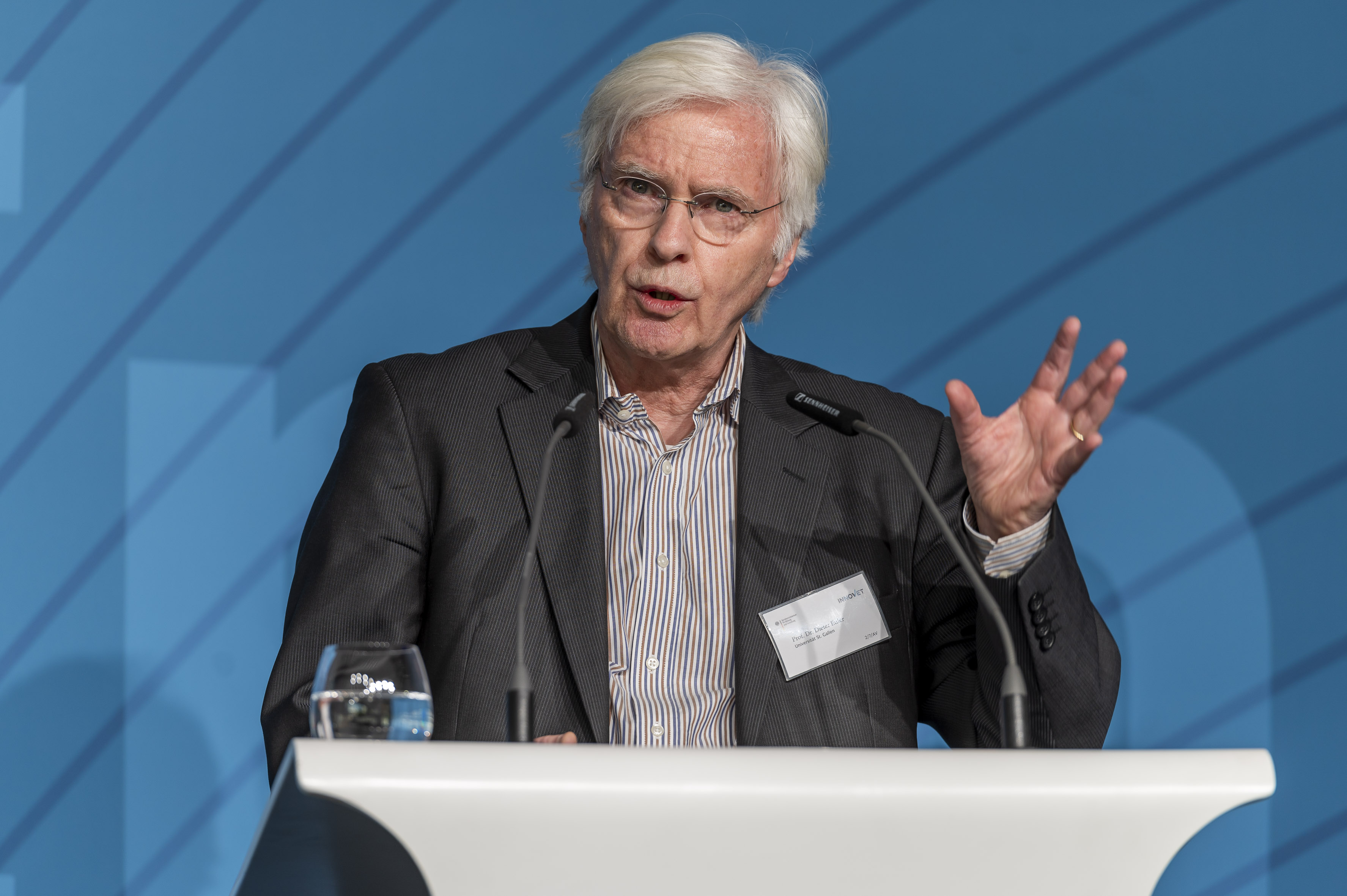 Prof. Dr. Dieter Euler referierte zum Thema „Im Wettlauf mit dem Wandel – Herausforderungen an eine zukunftsgerechte Berufsbildung“